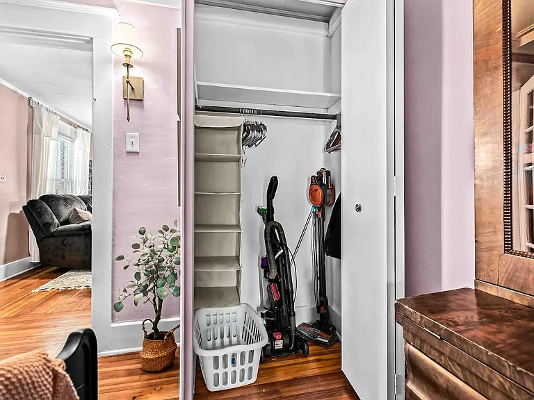 211 Catalpa Dr — Photo 41