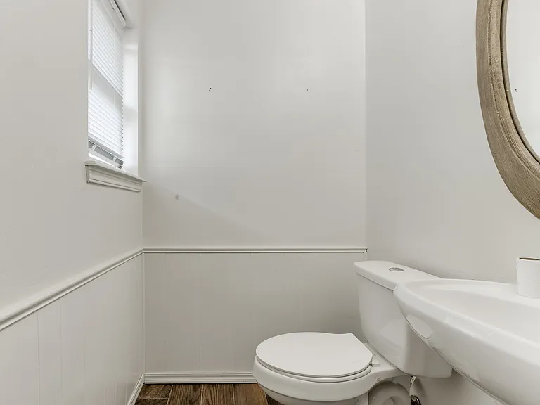 1/2 Bath