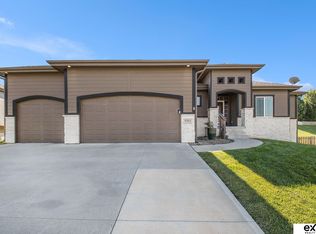 8561 S 101st St, La Vista, NE 68128