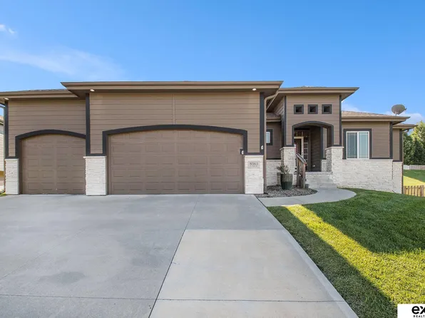 8561 S 101st St, La Vista, NE 68128