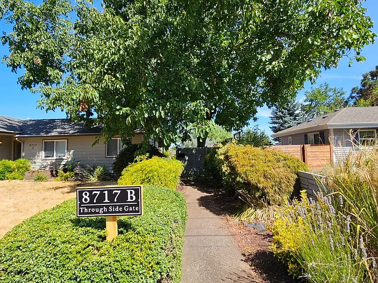 8717 NE Webster St #B — Photo 30