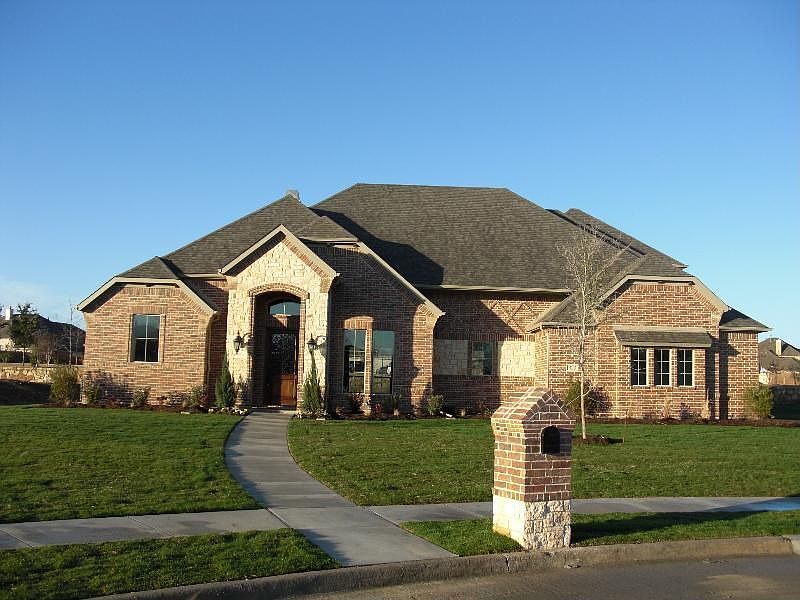 1st image of 323 Overdale Ct