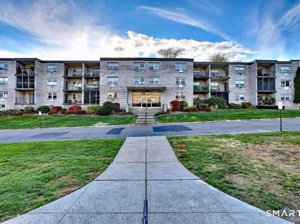 308 Meadowside Road APT 101, Milford, CT 06460