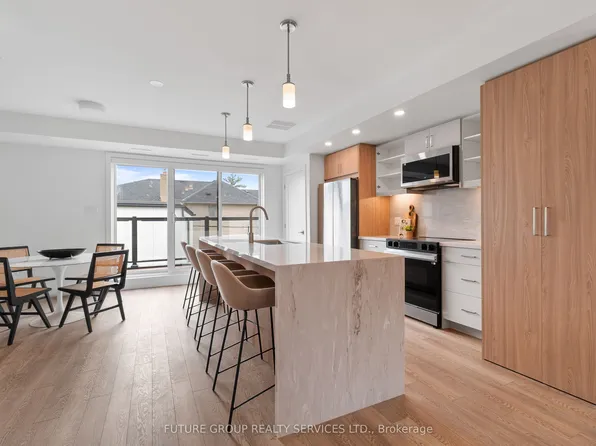 34 Poplar Ave, Toronto, ON