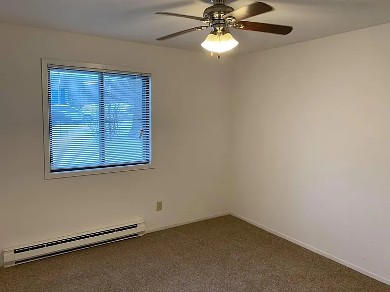 Heather Downs Apartments — Photo 10
