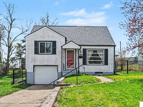 8325 State St, Ralston, NE 68127