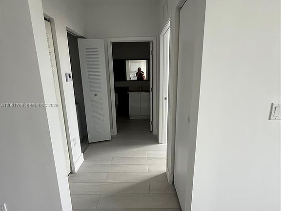 5th image of 1091 E 17th St #403