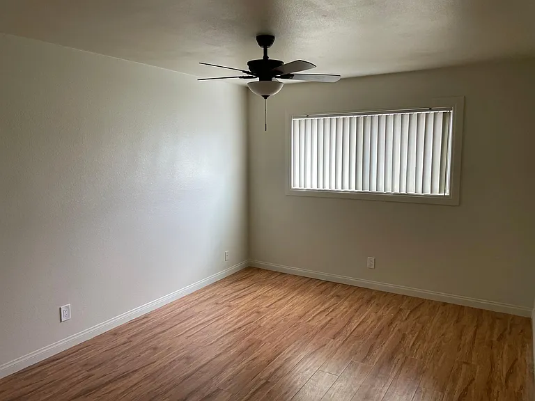 11619 Downey Ave #209 — Photo 11
