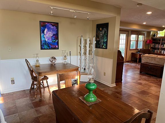 5th image of 705 Allen St #2