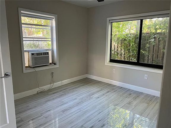 3rd image of 1605 E Broward Blvd APT 3