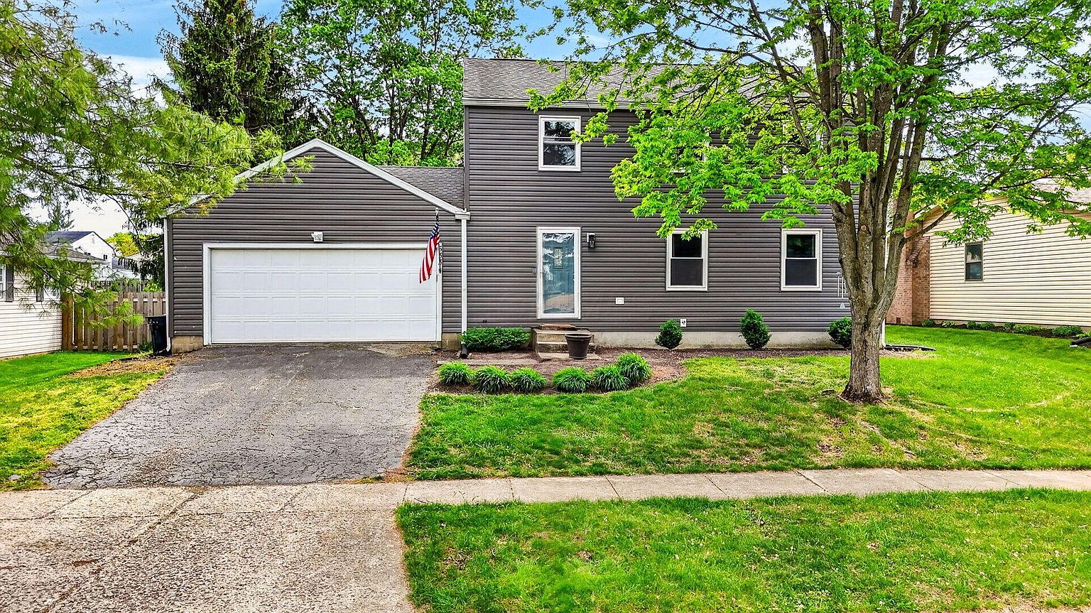Listing photo 1 for 533 Glenmont Dr