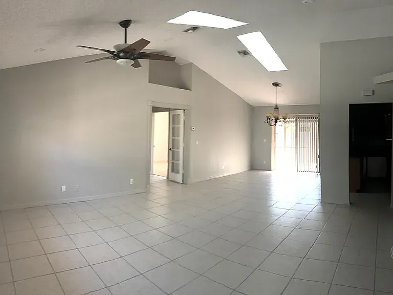 7723 Hilltop Dr — Photo 8