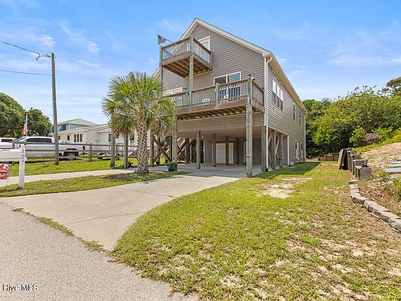 3rd image of 127 Eastview Drive