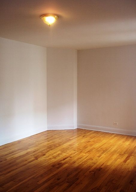 2nd image of 930 Sheridan Ave APT 2E