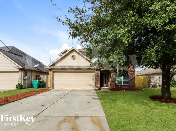 2305 Shady Pine Dr