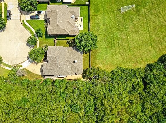 3rd image of 7 Monticello Ct
