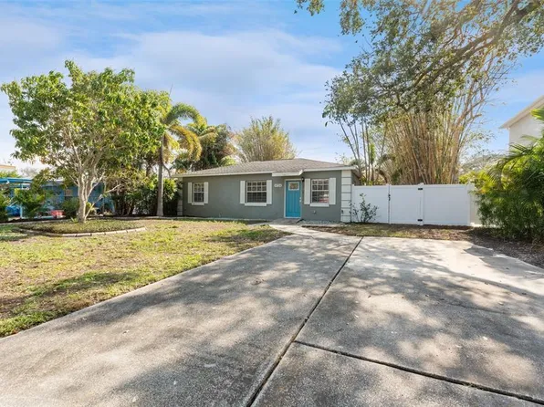 4724 W LAWN AVENUE, TAMPA, FL 33611