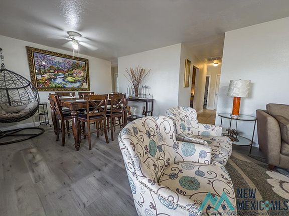 4th image of 1300 N Llano Dr