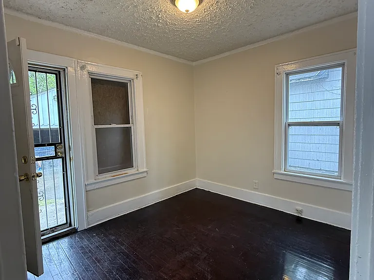 18462 Greenview Ave #1 — Photo 8