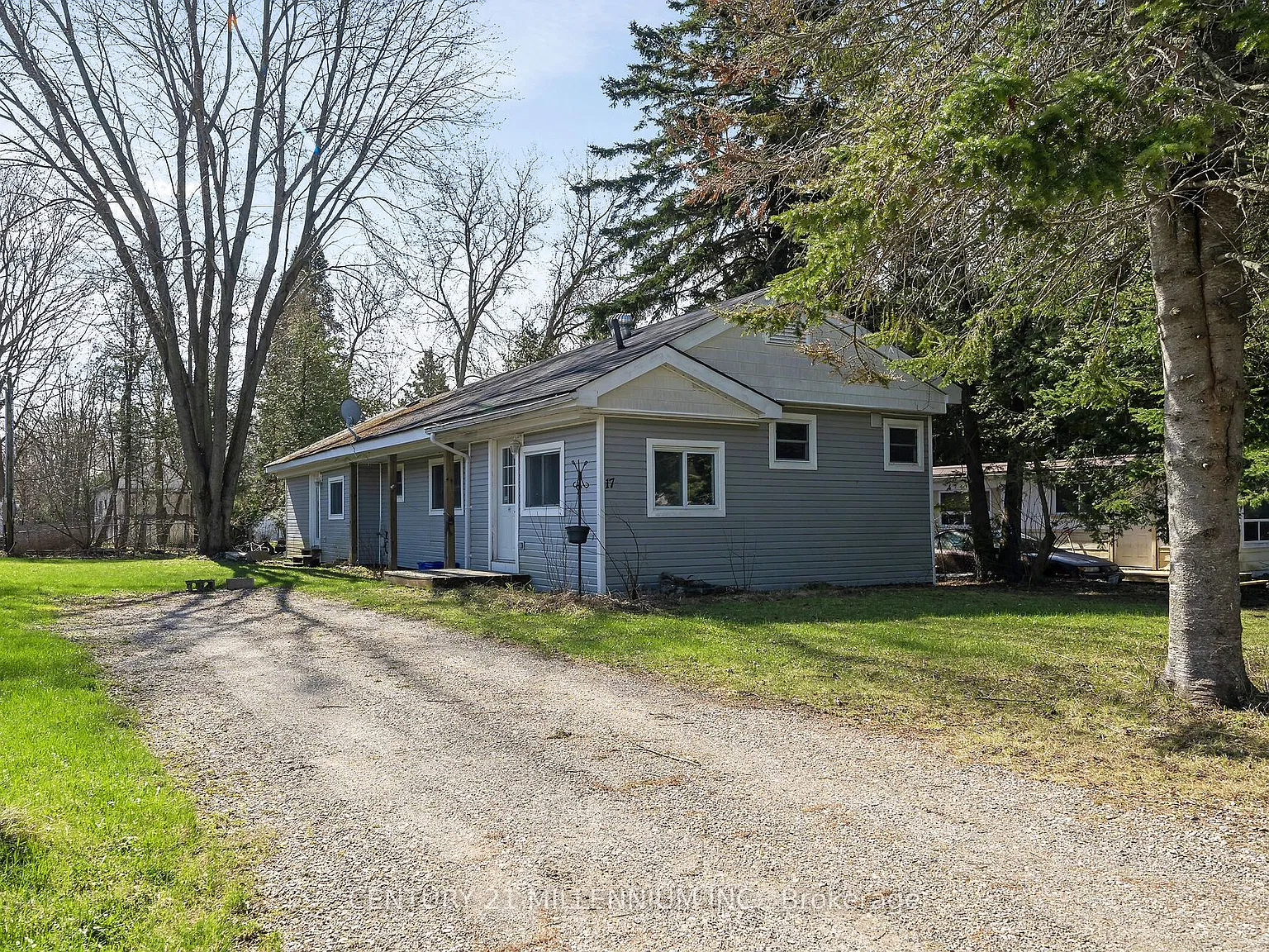 3 bed, $2,000 — Photo 1