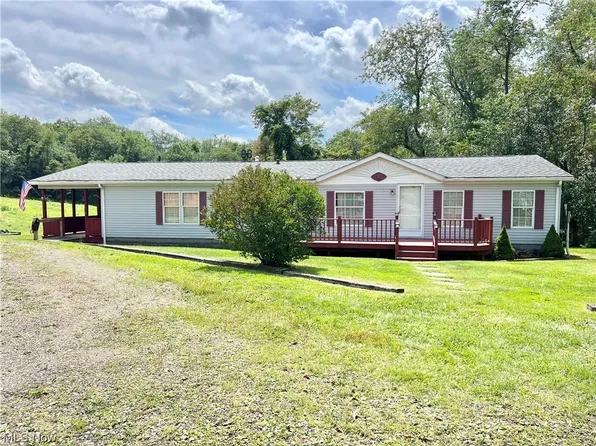 2100 Frankfort Rd, New Cumberland, WV 26047