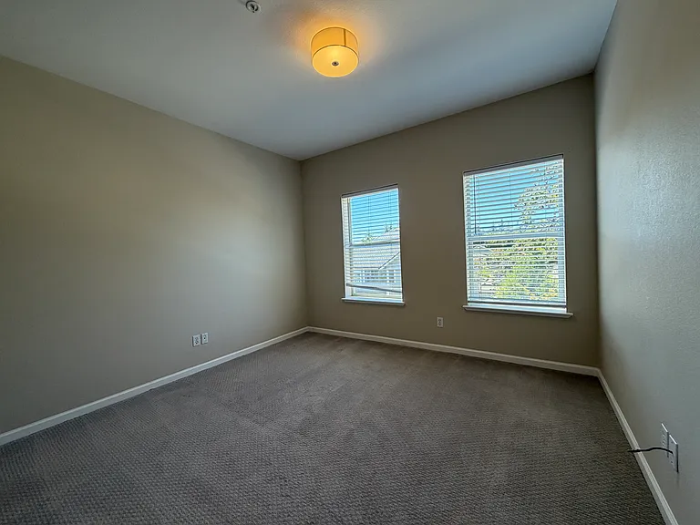 421 8th St #5 — Photo 20