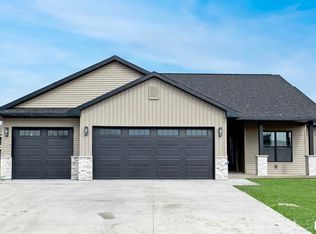 27 Neylon St, Mount Sterling, IL 62353