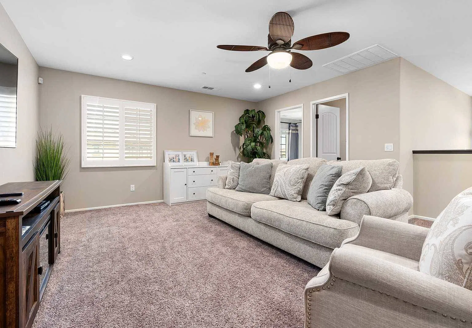 4 bed, 2590 sqft, $7,000 — Photo 3