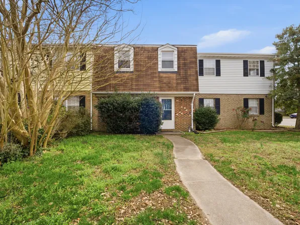 102 Tyburn Ct, Hampton, VA 23669