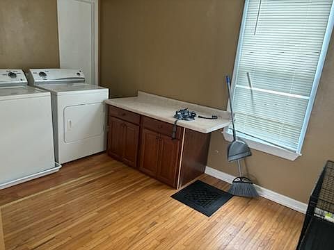 4th image of 604 E Main St