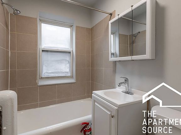 4th image of 6819 N Wayne Ave