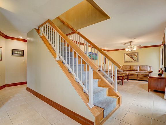 4th image of 10400 SW 53rd St