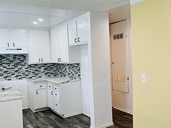 5th image of 3954 S Normandie Ave #3