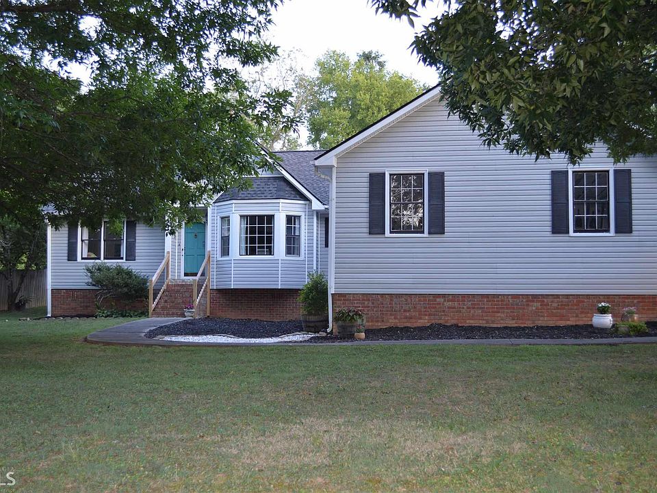 2nd image of 13 Park Ct