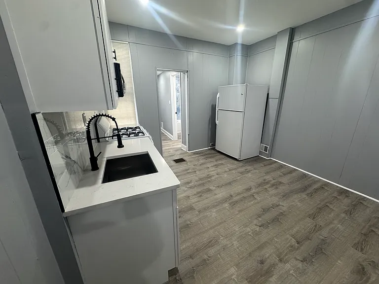 608 Sycamore St — Photo 4