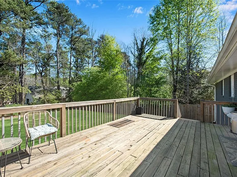 3941 Forest Dr — Photo 33