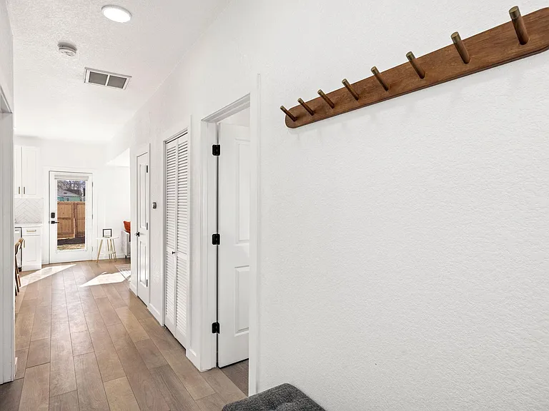 404 N Grant Ave — Photo 8