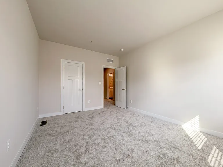 42560 Invergordon Ter — Photo 29