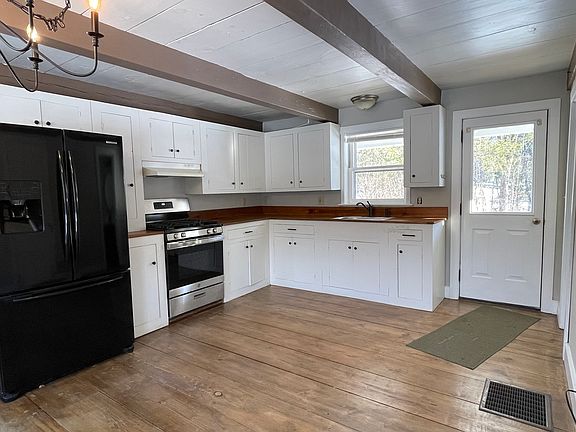 3rd image of 539 Shady Ln