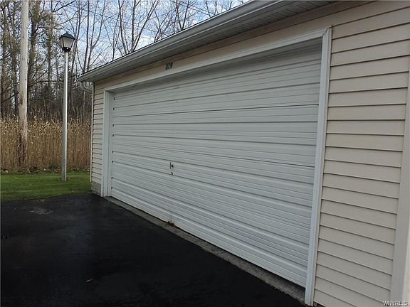 5th image of 329 Wimbledon Ct