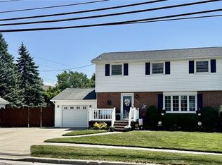 573 Columbia Ave, Depew, NY 14043