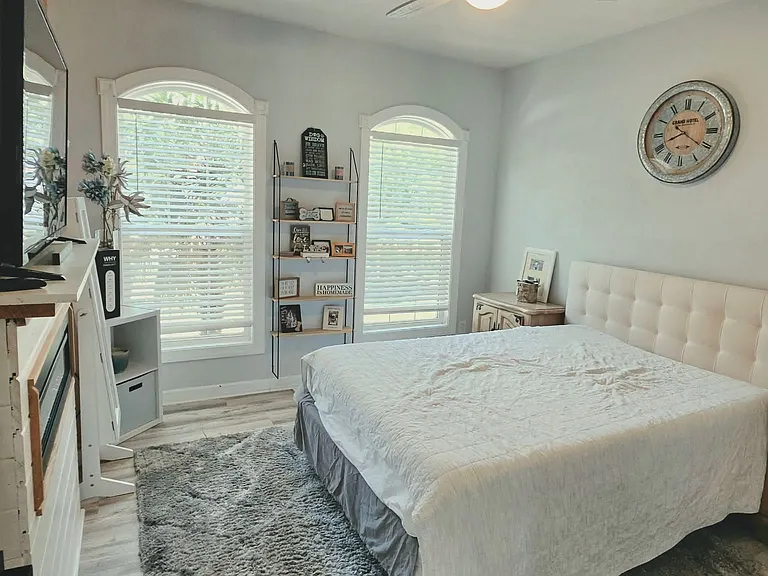 Sandoval Dr — Photo 18