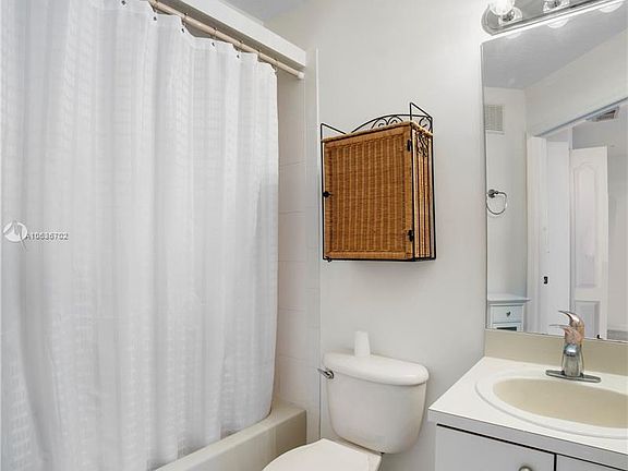 3rd image of 15800 SW 92nd Ave Unit 17B