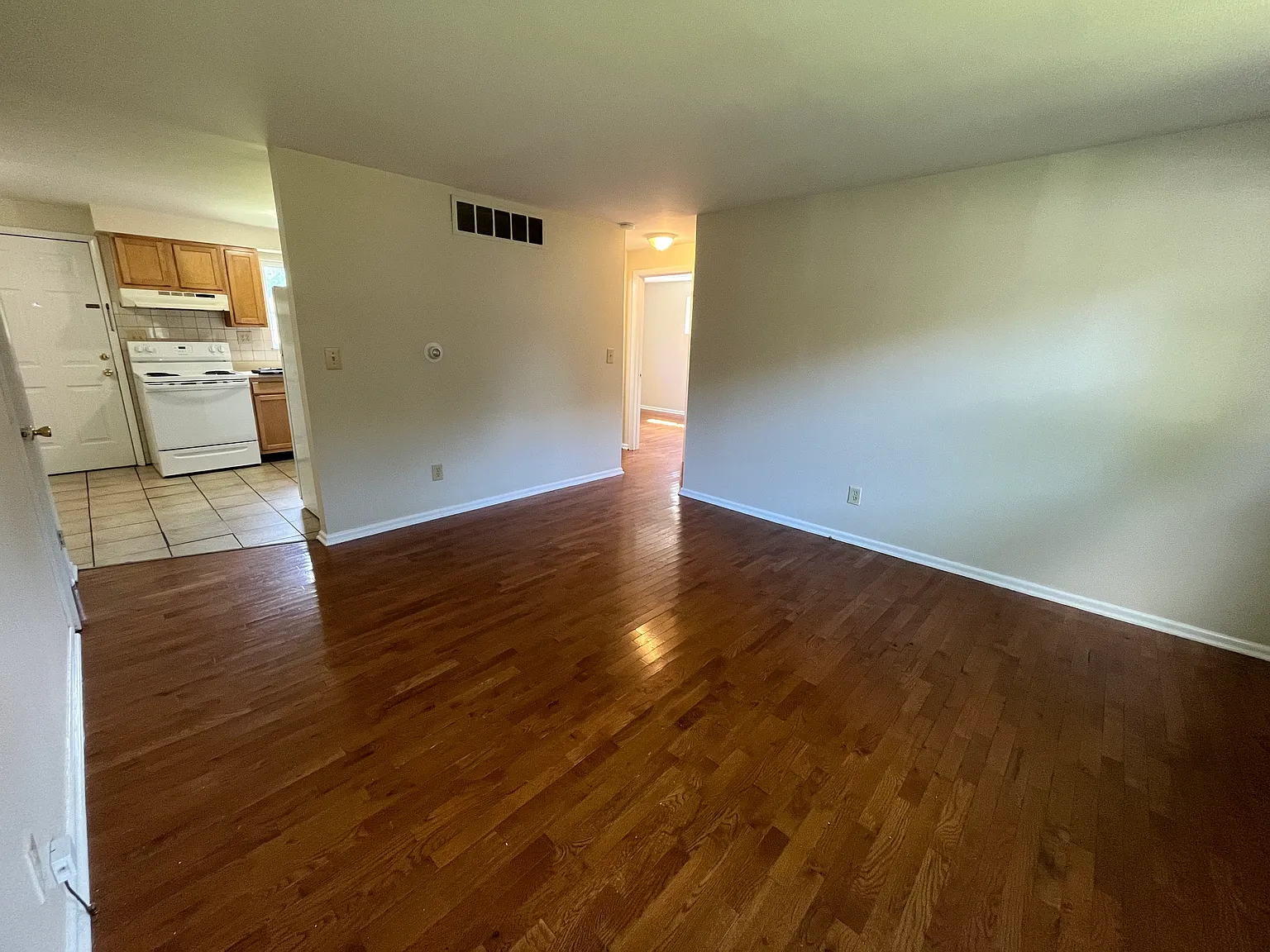Fairglade Apartments — Photo 1
