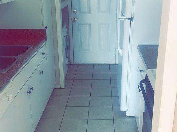 3rd image of 3320 Thornton Ln #102