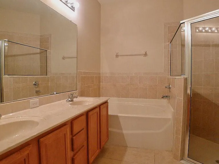 3315 Chapel Creek Cir — Photo 15