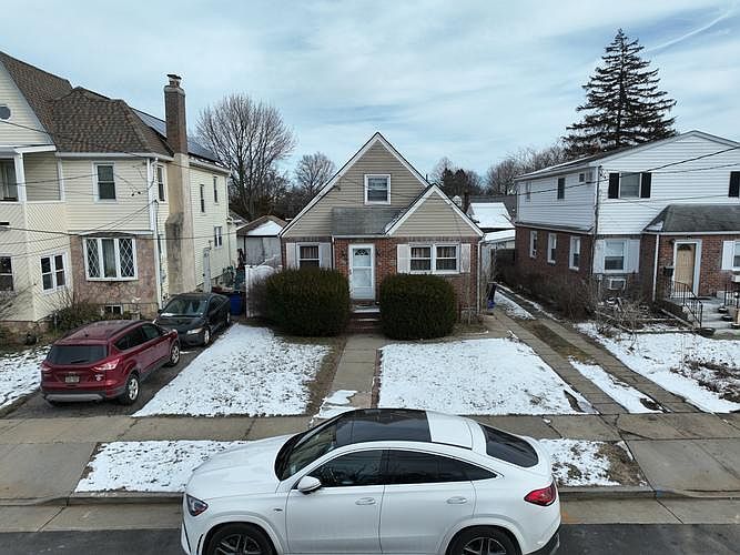 1st image of 88 Florence Ave
