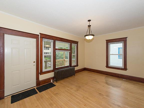 5th image of 2651 Dupont Ave N