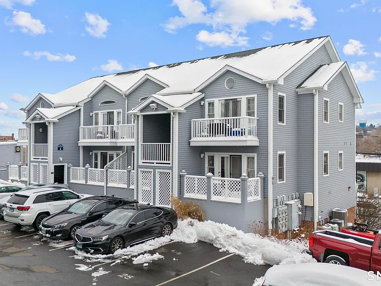 31 High St #4-2C — Photo 18