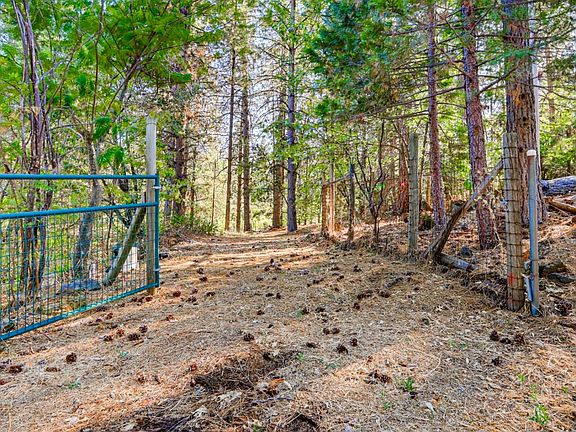 2nd image of 15948 Brooks Rd